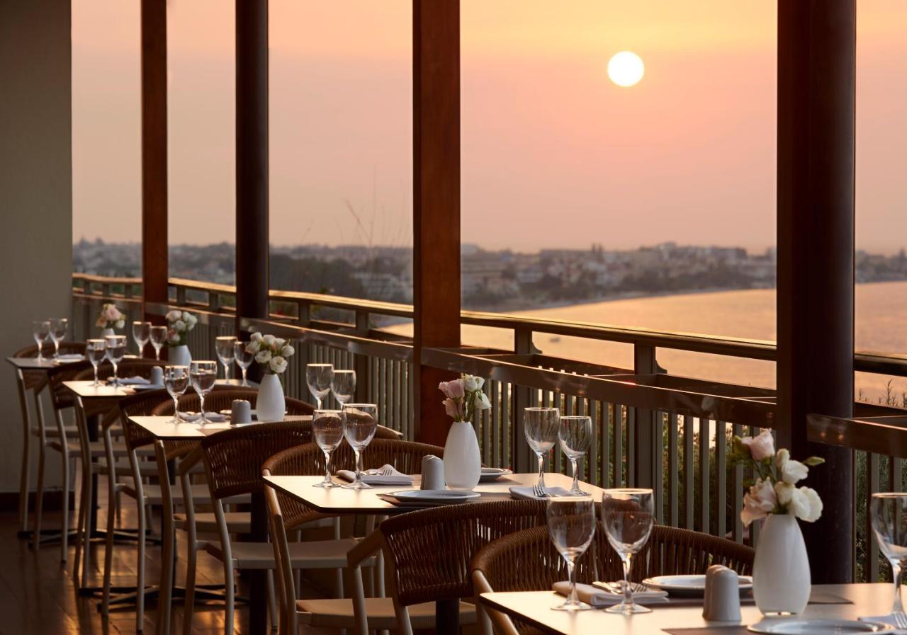 Amus Hotel & Spa Ixia  Ngoại thất bức ảnh View from the restaurant